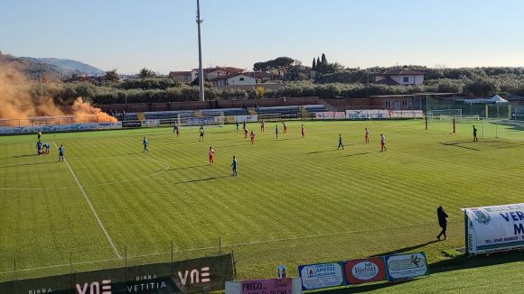 Il Rimini col freno a mano tirato: Seravezza Pozzi -Rimini 0 - 0